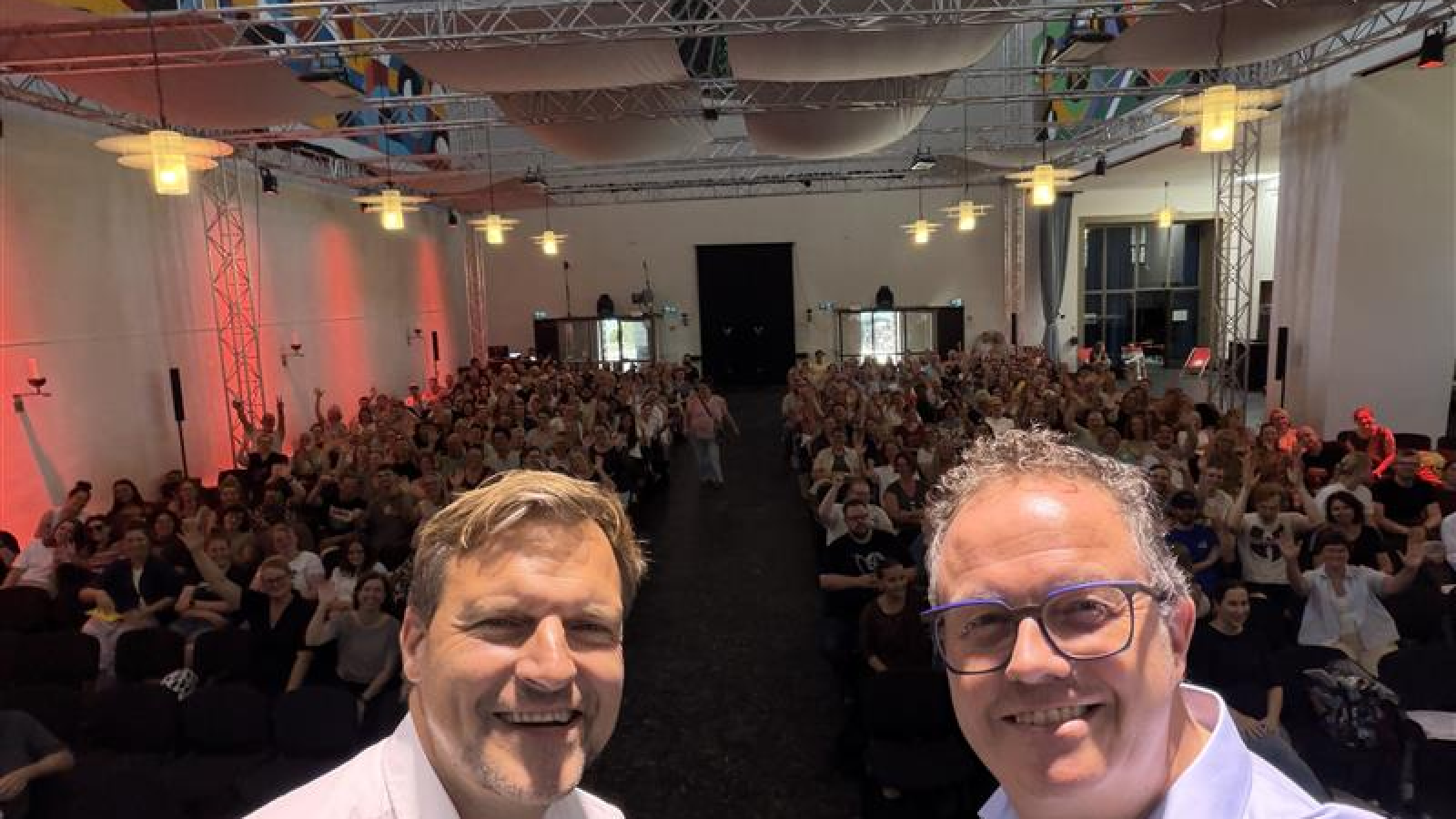 Selfie auf der Mitarbeiterversammlung