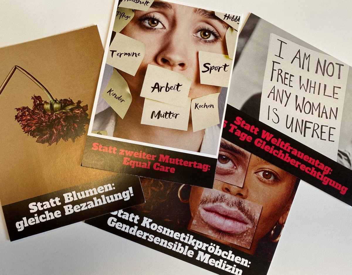 Vier Postkarten mit Motiven zum Frauentag
